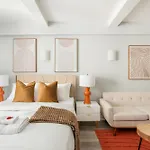 73-1104 New Studio Uws Doorman Gym