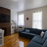 Comfortable 1-Bedroom Apt In Manhattan