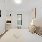 Serenity In Bay Ridge: Modern Getaway In Brooklyn