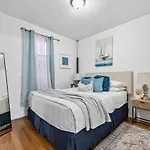1br Walk To Park And Columbia Apartment