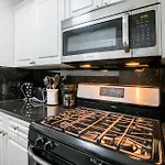 Spectacular 2 Beds/2 Baths Apartment