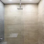 1597-9 Renovated Prime Ues Wd In Unit