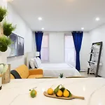 1597-9 Renovated Prime Ues Wd In Unit New York
