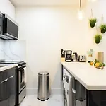 1597-9 Renovated Prime Ues Wd In Unit New York