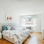 Stunning 2 Bd Apartment At Columbus Circle