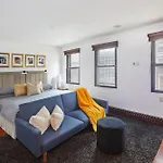Manhattan Marvel Luxury Living In A Townhome Oasis I The Atrium I *