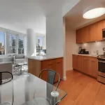Global Luxury At Via 57 Apartment