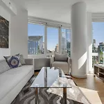 Apartment Global Luxury At Via 57