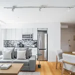 Manhattan Luxury Apartment 3