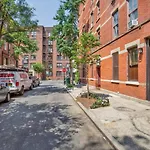 Hip W Village 1Br W Wd Nr 1 Train Nyc-853