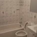 Room In A Beach House With Queen Bed In A Landlord Hosted Three Bedroom Apartment