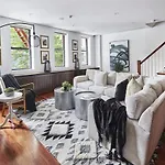 Apartment Manhattan Marvel Luxury Living In A Townhome Oasis I The Atrium I