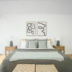 Adorable Hiding 2Bd 2Bath Gem