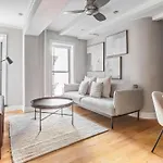 Charming 2bed 1bth Apt