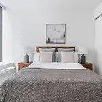 Lux Bright Room With Shared Bath Apt