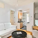 Apartment Cute 3bd 2bath *