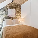 Cute 3bd 2bath Apartment *