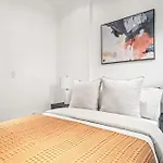 Modern 3bd 1 Bath Escape Apartment *