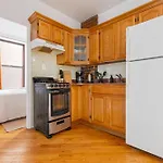 Monthly Nyc Rentals- Beautiful 3 Bedroom Unit