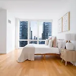 Elegant 2 Bd 2 Bath Escape * New York