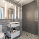 Elegant 2 Bd 2 Bath Escape * New York