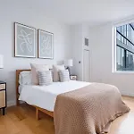 Elegant 2 Bd 2 Bath Escape Apartment *