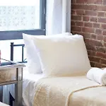 One Block Away From Times Square! Hotel *