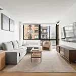 Private Bedroom & Bathroom In A Shared Apartment On Nyc\'S Uws