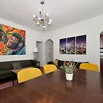 Monthly Nyc Rentals- Stunning 3 Bedroom Unit