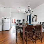 Monthly Nyc Rentals - Flawless 3 Bedroom Apartment