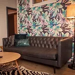 Monthly Nyc Rentals - Perfectly Designed 3 Bedroom Unit