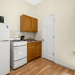 West 30th Street Hostel