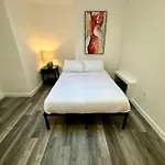 Monthly Nyc Rentals- Beautiful 2 Bedroom 2 Ba Unit