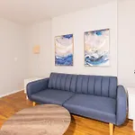 Monthly Nyc Rentals- Radiant 2 Bedroom Apartment