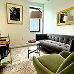 Huge Modern 2 Bedroom In Little Italy Apartment