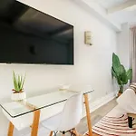 73-1111 New Uws Doorman Gym Apartment New York