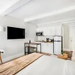 73-410 Luxury 24 Dm New Uws Gym Laundry New York