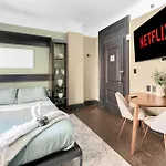 Cozy 2Br Apartment W Gym Walk To Times Square