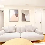 2Br 1Bath Charm In The City
