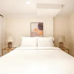 2Br 1Bath Charm In The City