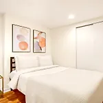 2Br 1Bath Charm In The City