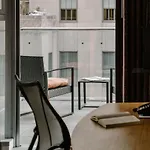 The Jewel Hotel, Hotel