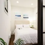 69-2b Prime Lower East East Brand New 1br *