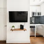 Apartment 69-2b Prime Lower East East Brand New 1br *