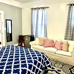 Lic, Next To Manhattan, 3 Bedroom Cozy Apt