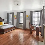 Midtown Townhouse W City Skyline Rooftop