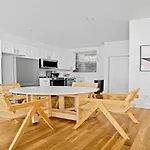 Bright 2Bd Apartment At Mid West