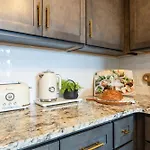 Skyline Spectacle Modern Designer Studio With Panoramic Nyc Views