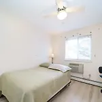 Awesome 3 Bedroom Unit In Nyc!