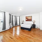 Spacious 3 Bedroom 1Ba Apartment